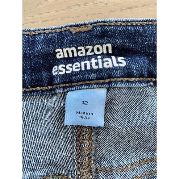 Amazon Essentials Womens Blue Mid Rise Cuffed Jean Shorts Size 12 - Picture 4 of 6